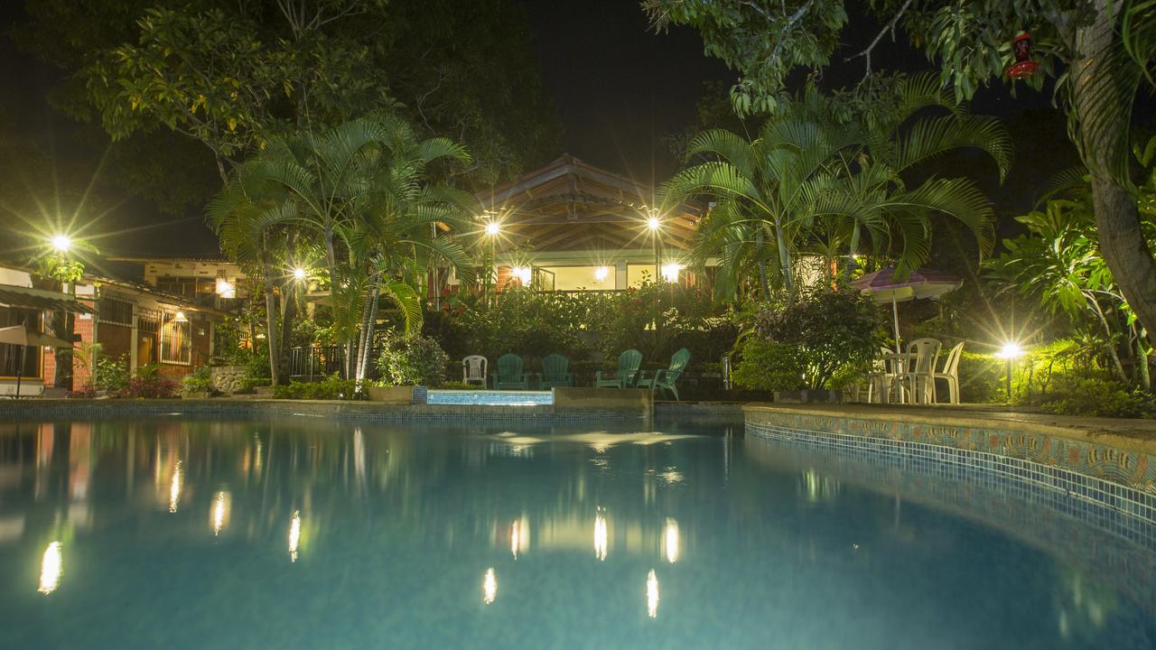 Bubinzana Magical Lodge ตาราโปโต ภายนอก รูปภาพ